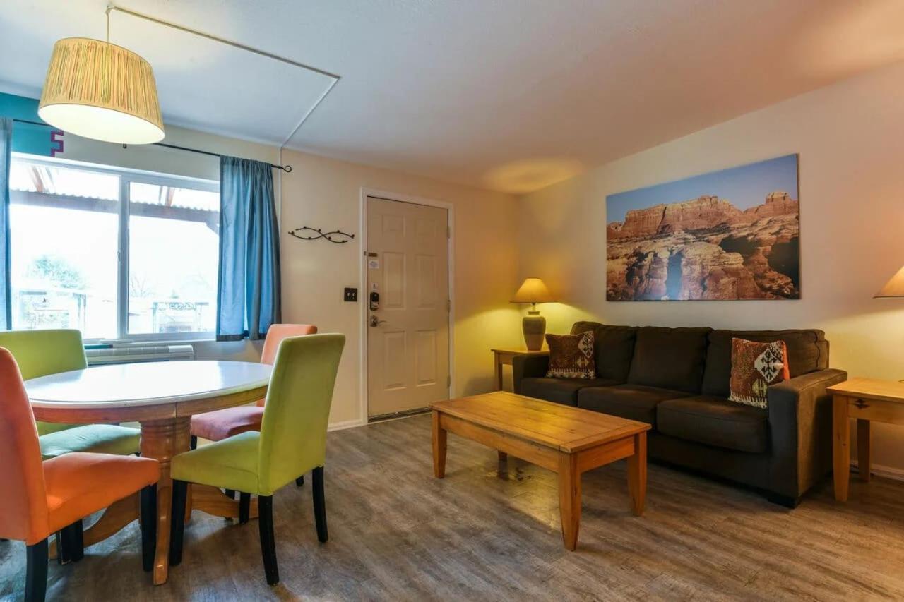 Charming 2 Bedroom Near Downtown - Rose Tree 1 Moab Bagian luar foto