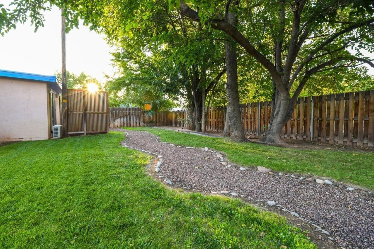Charming 2 Bedroom Near Downtown - Rose Tree 1 Moab Bagian luar foto